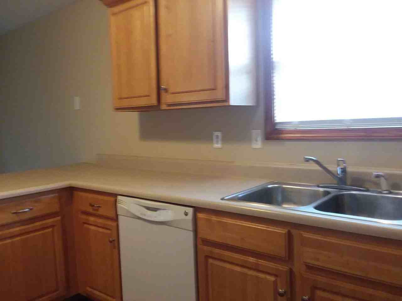 3870 W Roxbury St - Photo 2 of 11