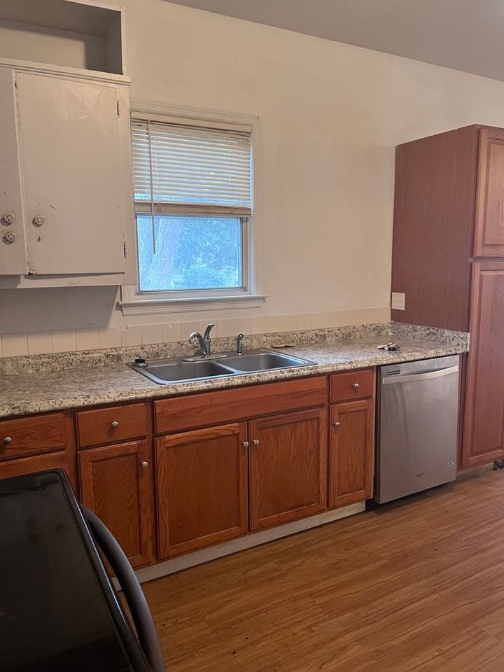 2722 Margaret Ct - Photo 3 of 17