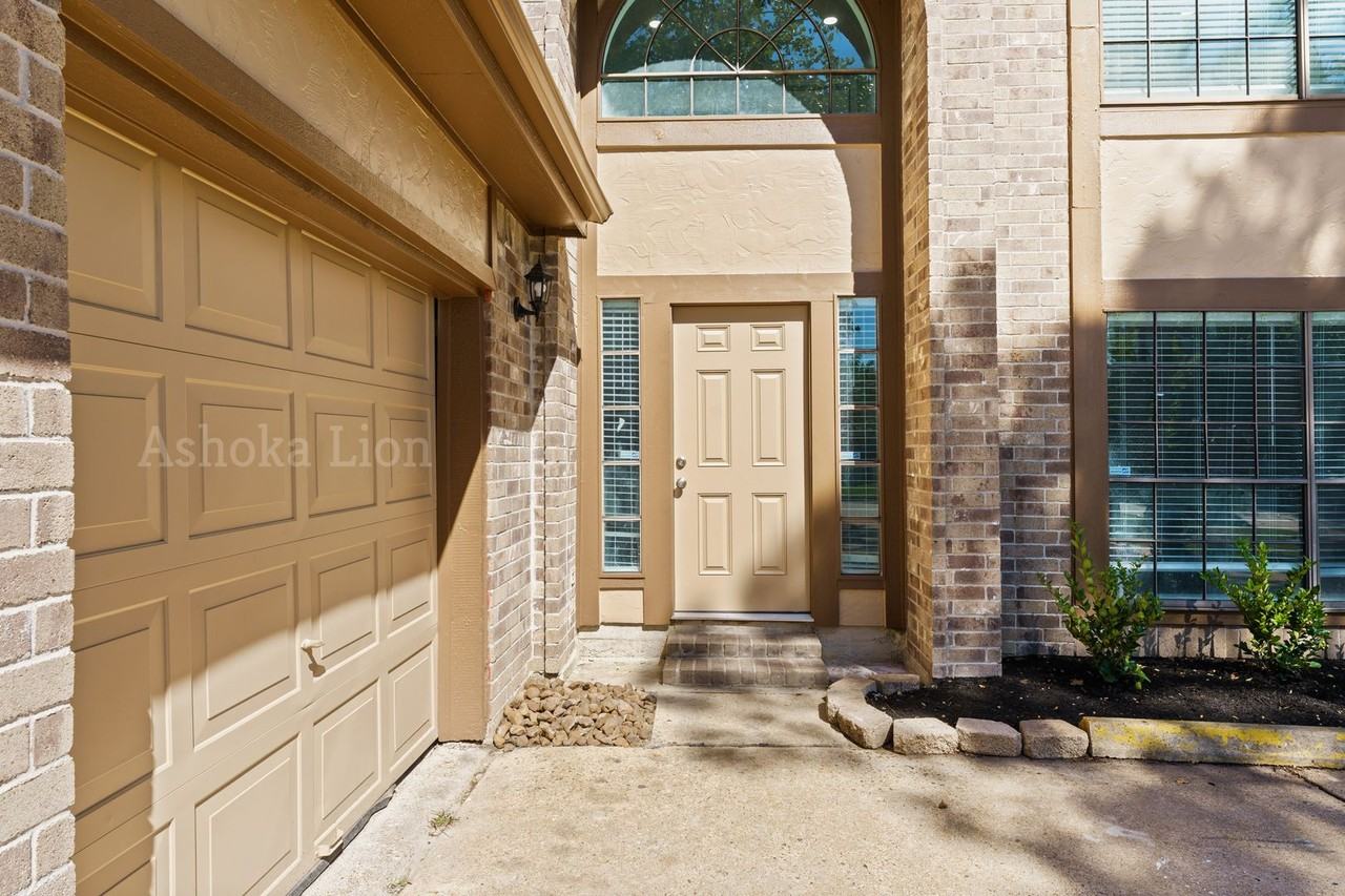 4826 Brooklawn Dr - Photo 4 of 31