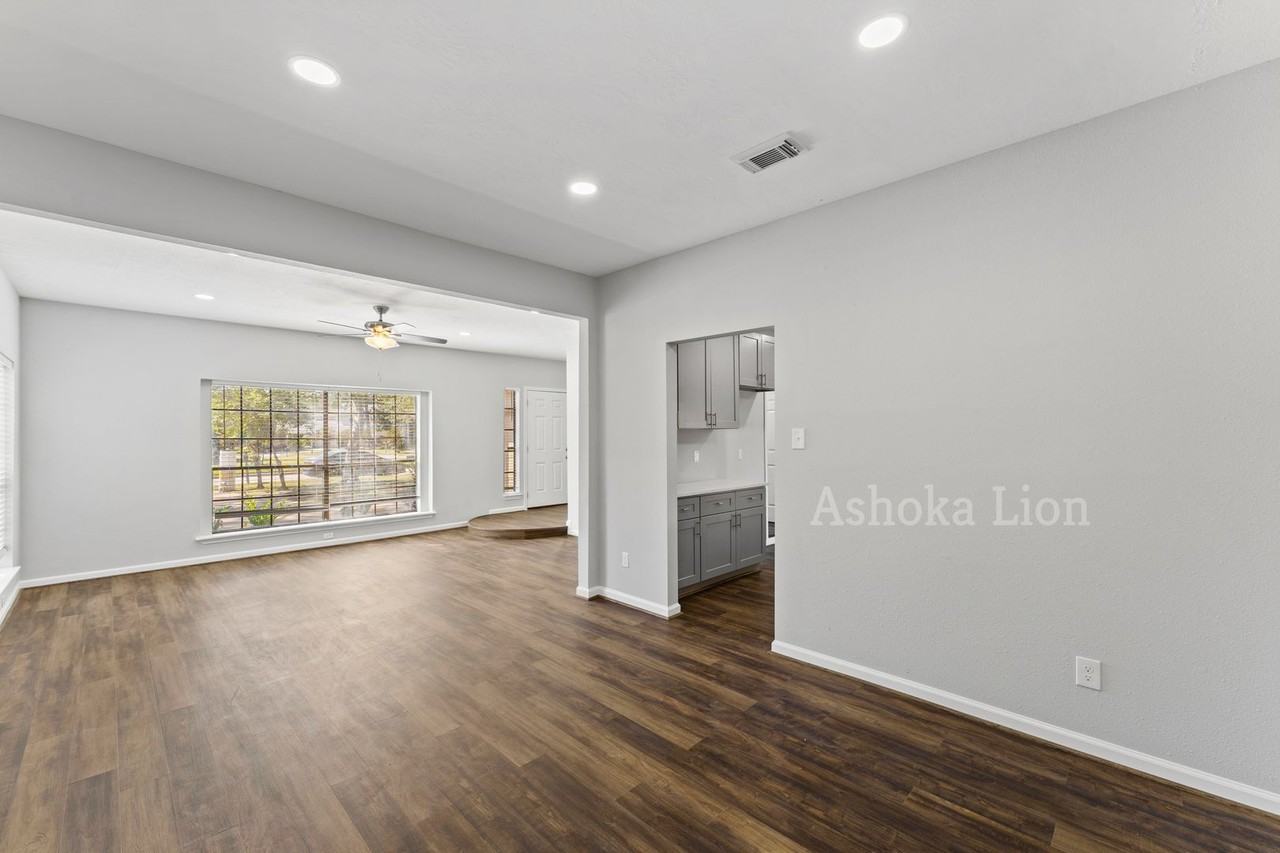 4826 Brooklawn Dr - Photo 6 of 31