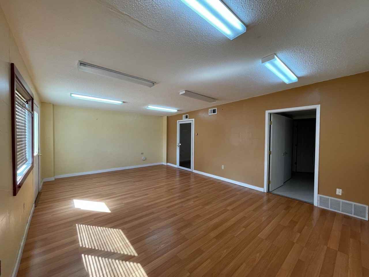 1702 Willow St - Photo 2 of 11