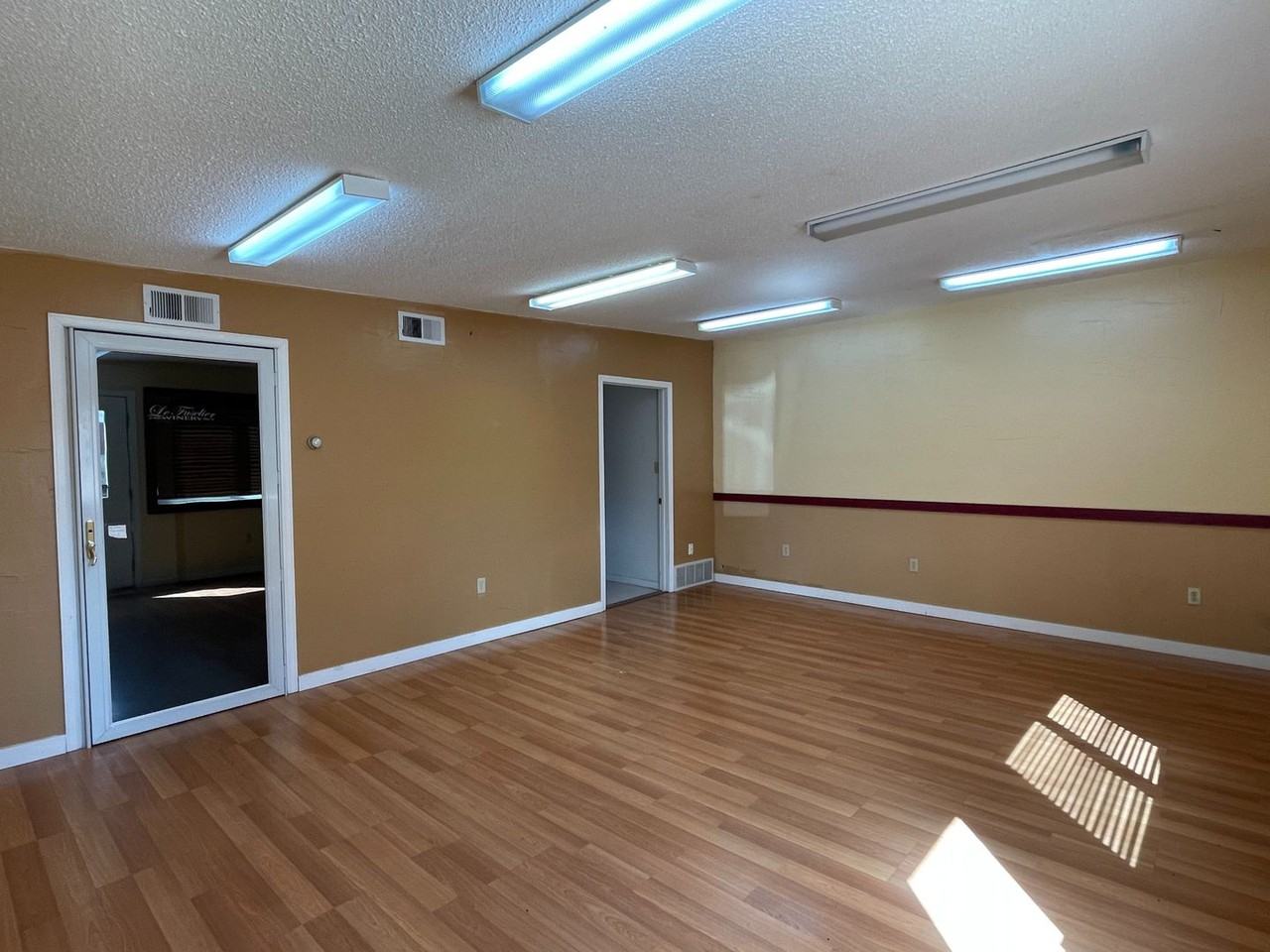 1702 Willow St - Photo 3 of 11