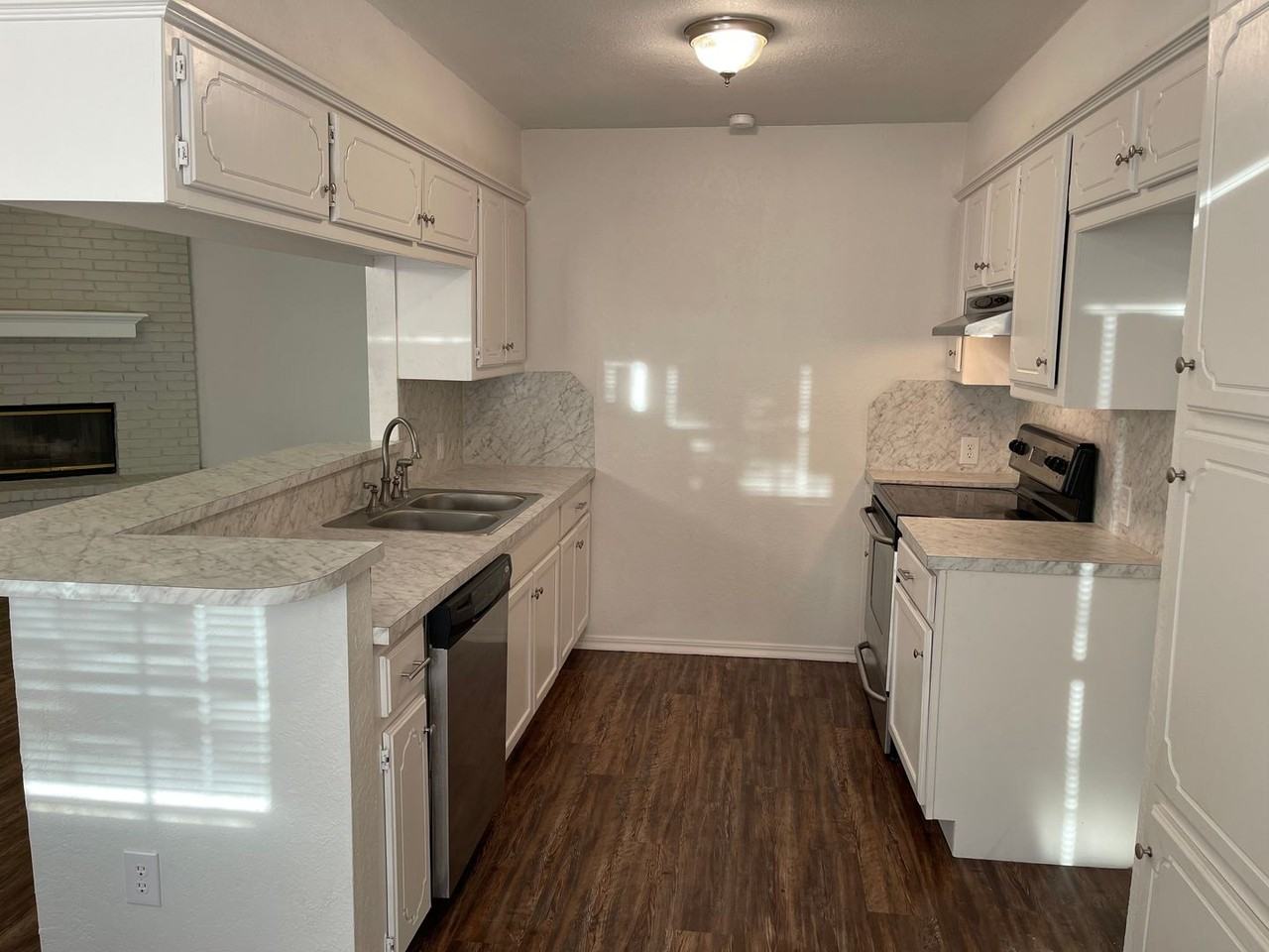 1304 Pennington Ave - Photo 3 of 15