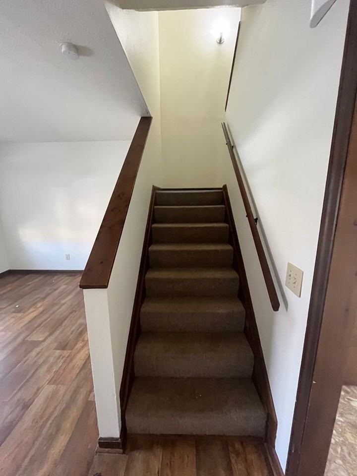 1621 Buttonwood Ct - Photo 7 of 11