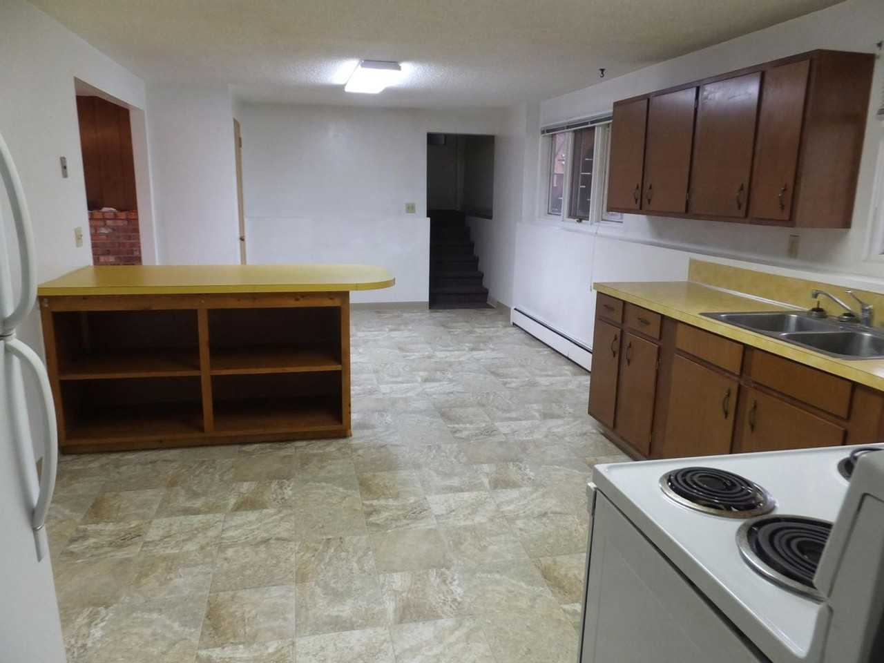2236 1/2 36th St - Photo 3 of 8
