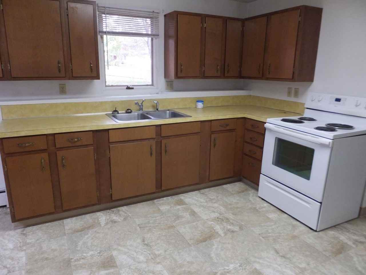 2236 1/2 36th St - Photo 6 of 8
