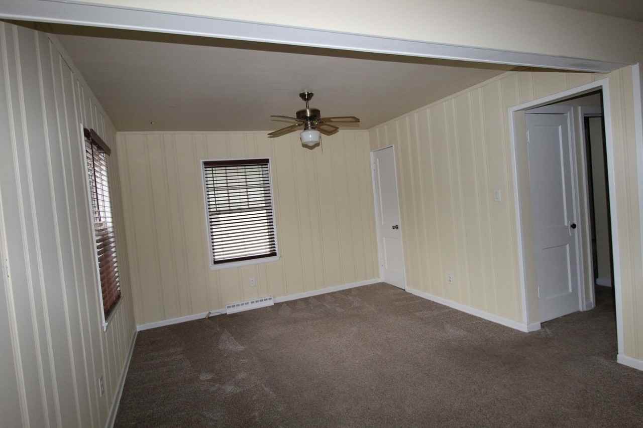 972 Chambers Cir - Photo 4 of 14