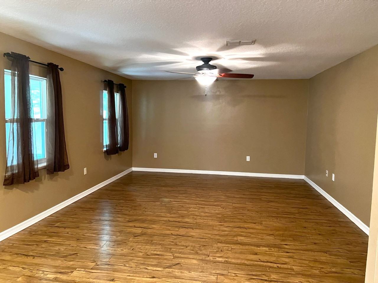 118 Pine Bluff Blvd W - Photo 3 of 16