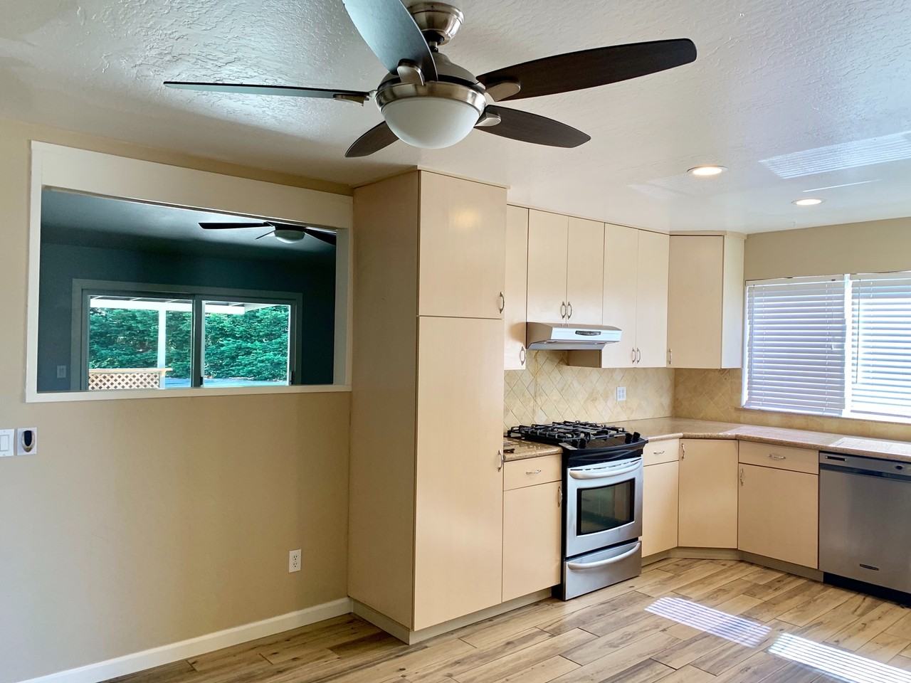 820 Lombard Way - Photo 6 of 13