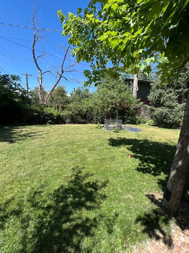 765 Gilpin Dr - Photo 2 of 18