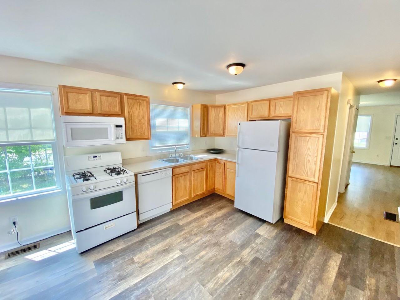 105-107 Orleans St - Photo 2 of 22