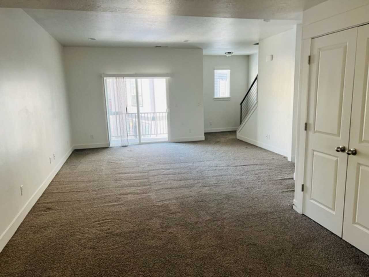 14737 S Asher Ln - Photo 5 of 21
