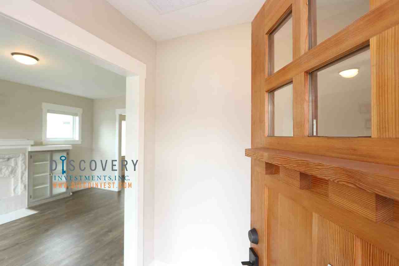 1701 62nd St - Photo 2 of 21