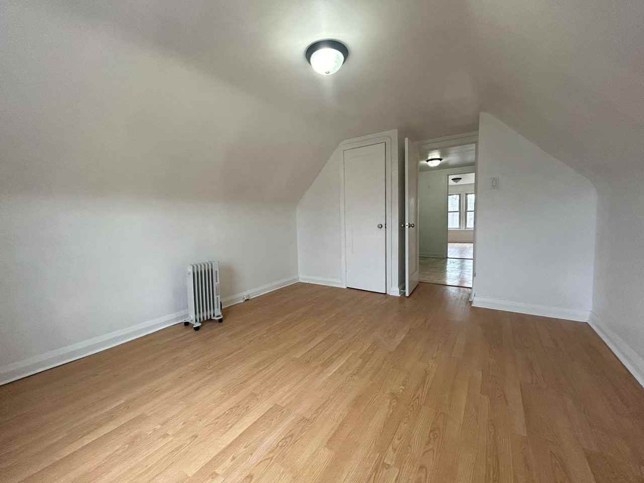 348 Mortimer Avenue - Photo 3 of 10