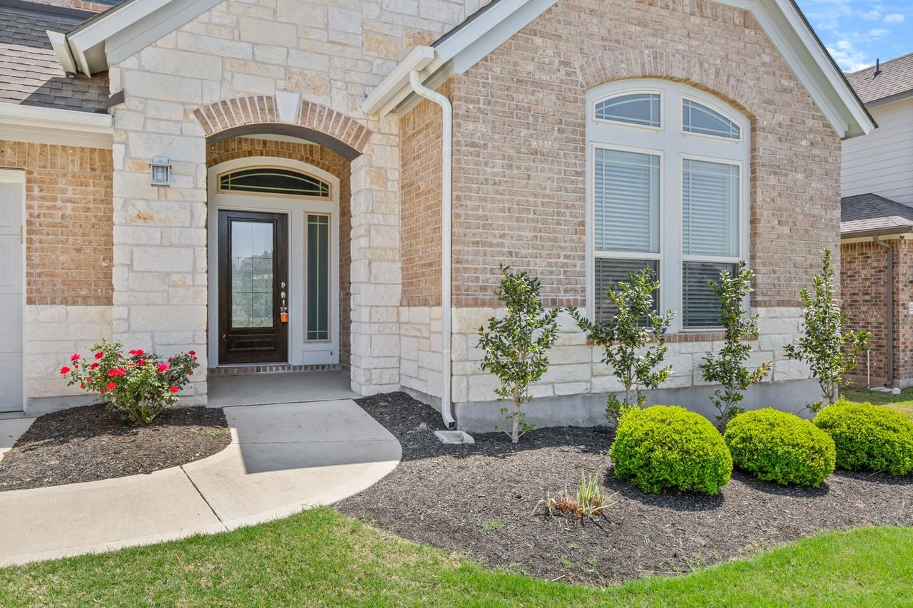 20317 Martin Ln - Photo 3 of 40