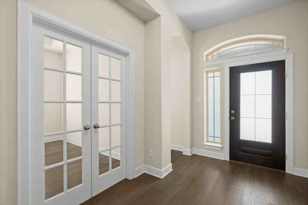 20317 Martin Ln - Photo 4 of 40