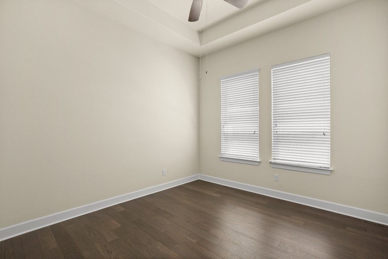 20317 Martin Ln - Photo 5 of 40