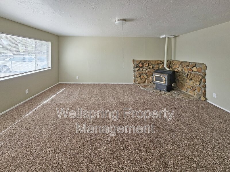 6552 Valley Ave - Photo 3 of 18