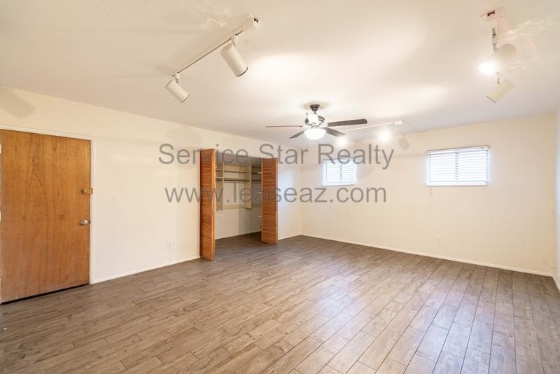 923 E Wesleyan Dr - Photo 6 of 31