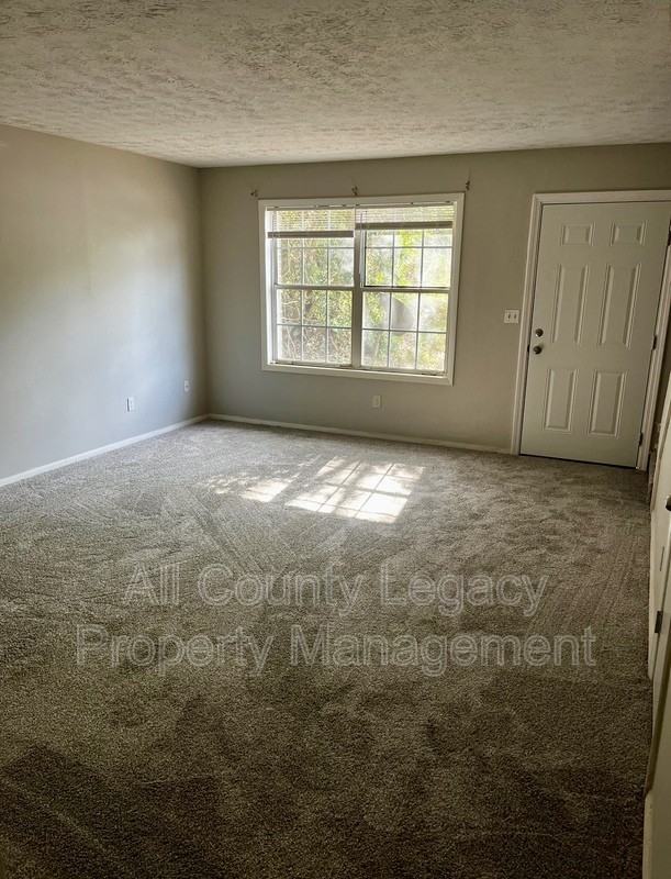 2946 Spruce Cir - Photo 2 of 13