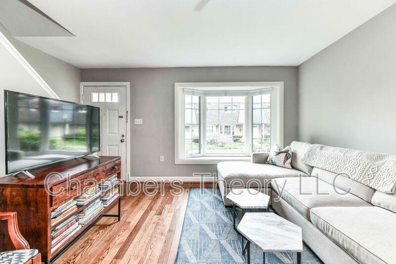 437 Hampton Ct - Photo 2 of 21