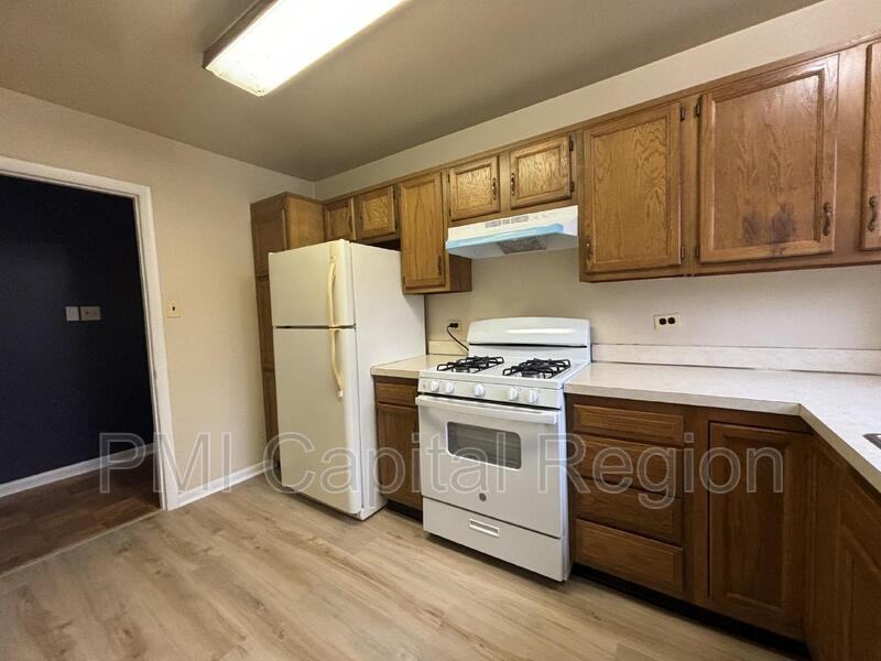 10620 Weymouth St #103 - Photo 5 of 15