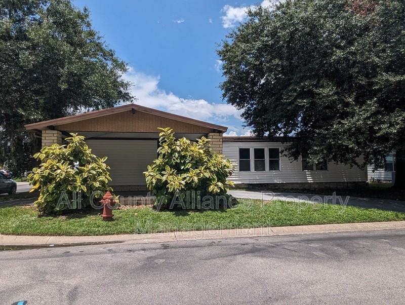 34335 Lodge Dr - Photo 2 of 30