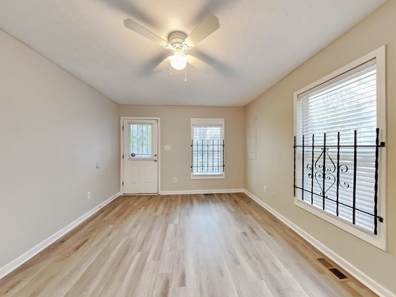 729 Cooper St Sw - Photo 5 of 21