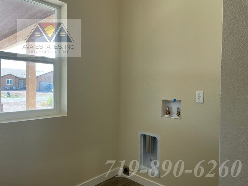 753 E Springmont Dr - Photo 7 of 18