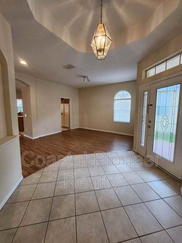 11614 Whiterook Ct - Photo 4 of 36