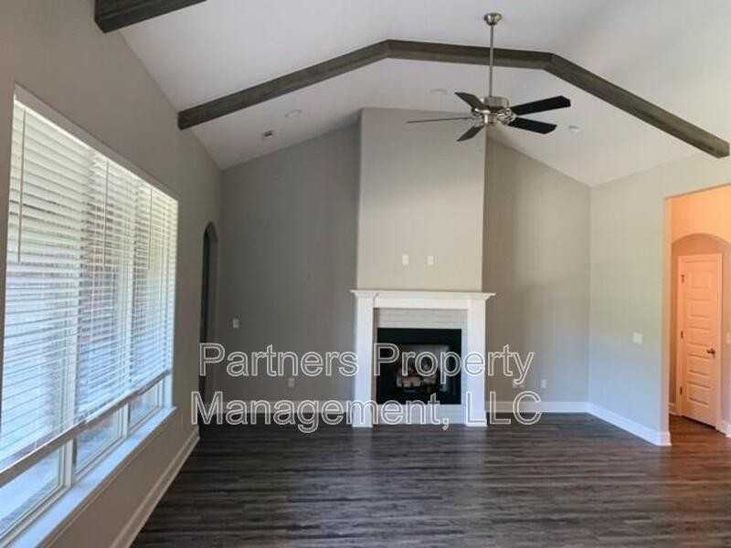 1521 N Dawes St - Photo 4 of 10