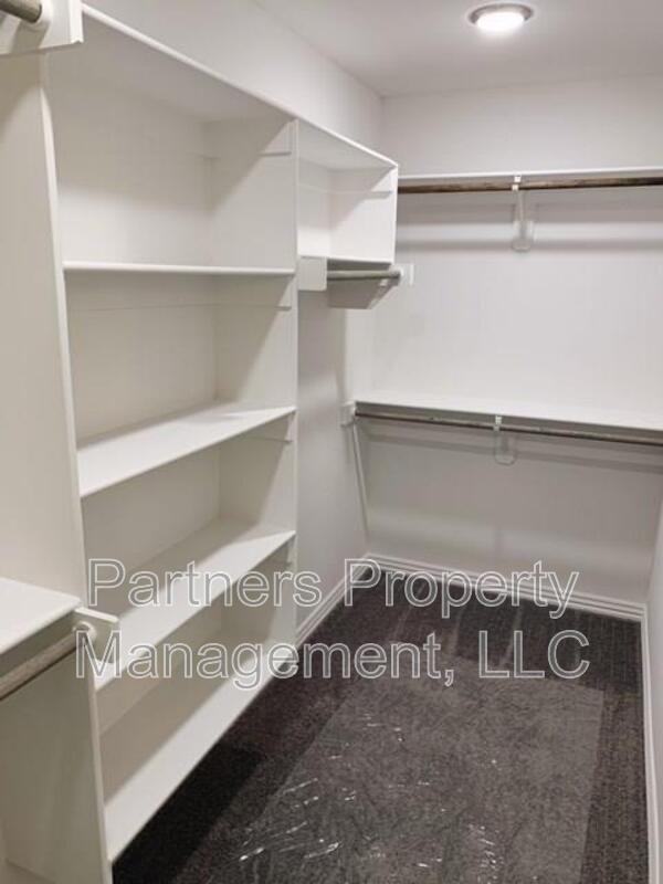 1521 N Dawes St - Photo 7 of 10