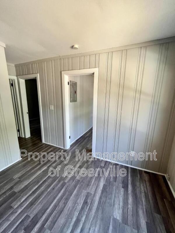 326 Loop St #B - Photo 4 of 10