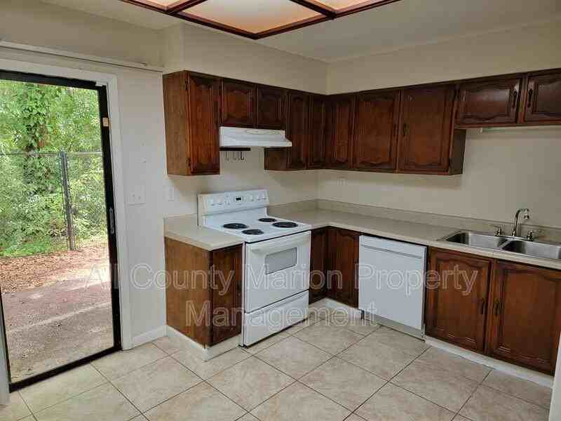 3041 Sw 20th St #4 - Photo 4 of 12