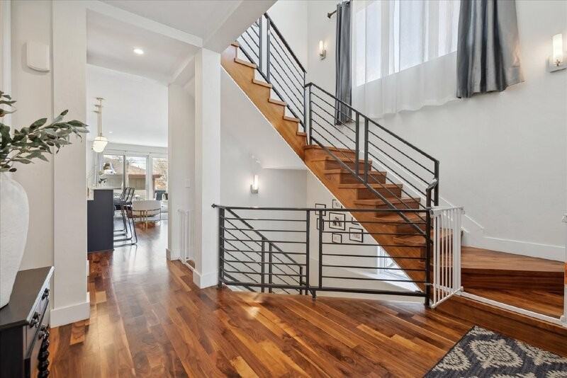 1701 S Grant St - Photo 2 of 37