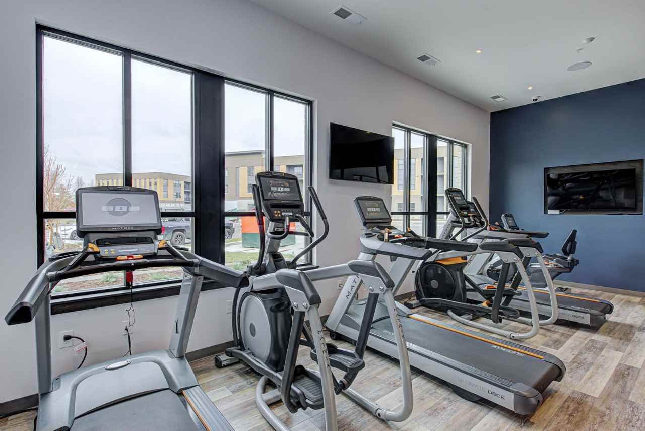 Pullman Pointe - Photo 2 of 50