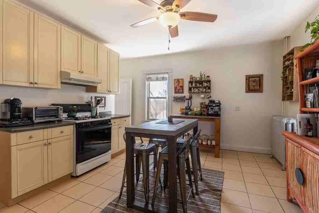 23 Winton St #2 - Photo 5 of 13