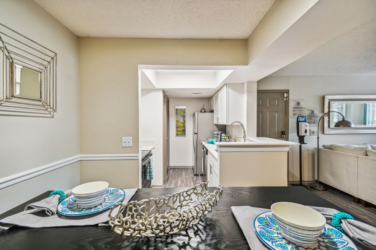 Enclave at Lake Underhill Apartments - Photo 6 of 30