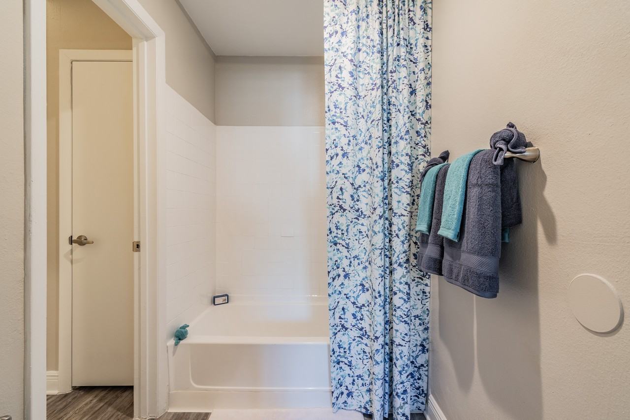 Enclave on East Apartments - Photo 3 of 11