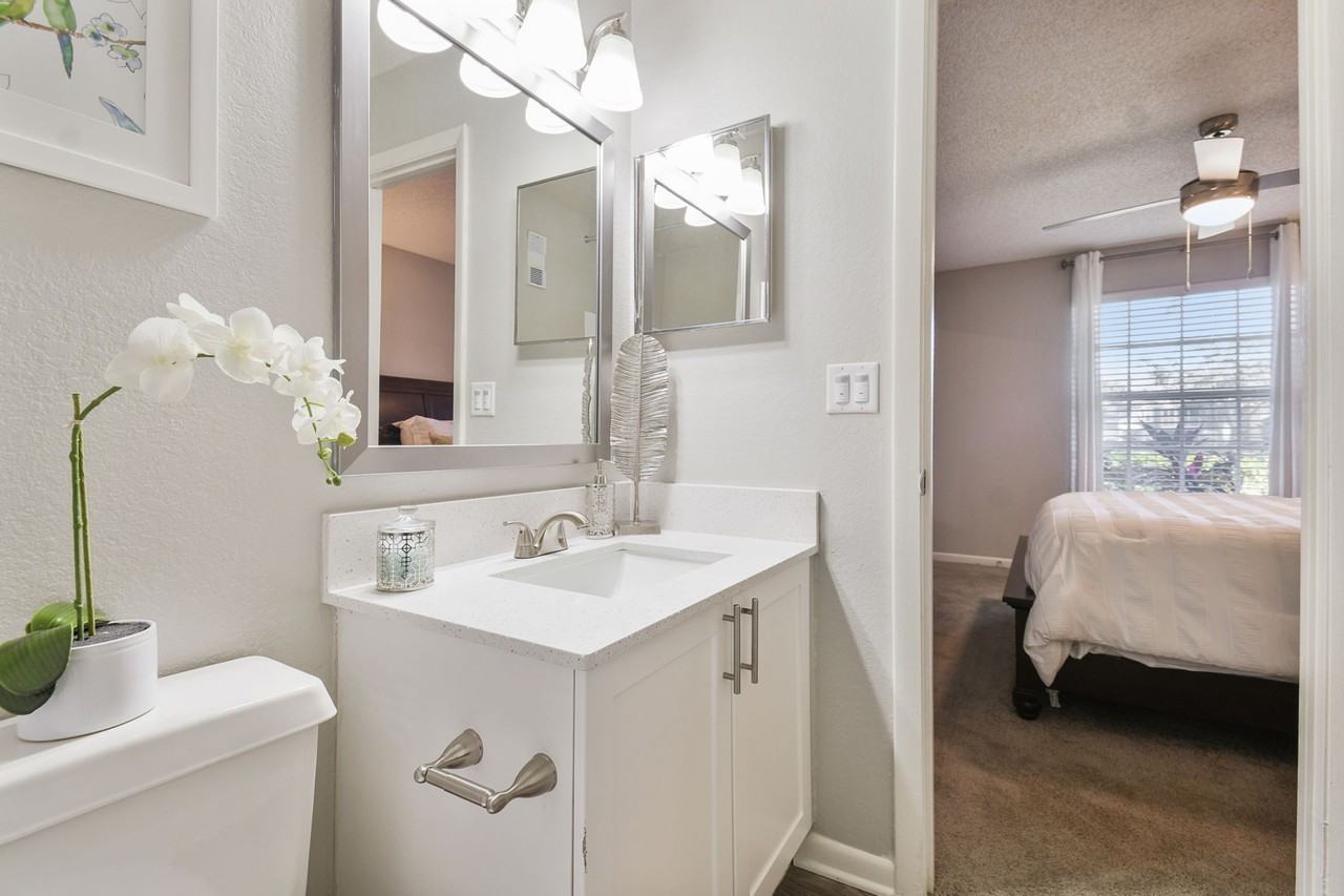 Pine Harbour Apartments - Photo 7 of 14