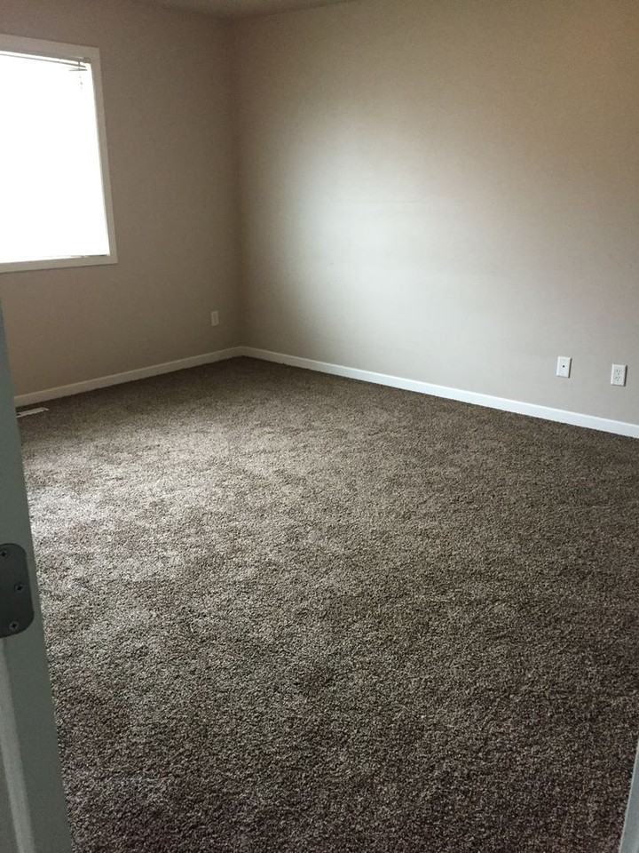 Townhomes - Photo 7 of 16
