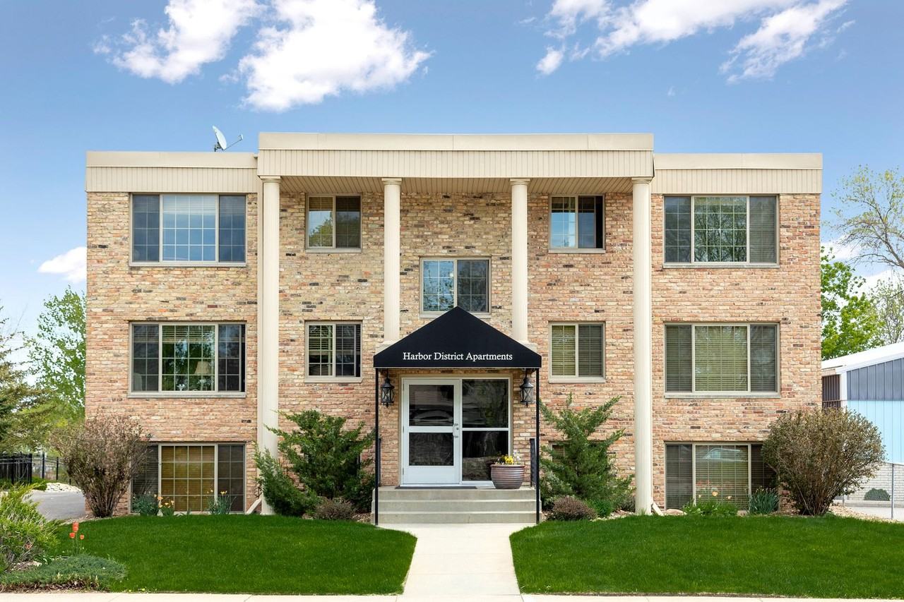 Harbor District Apartments - Photo 7 of 40