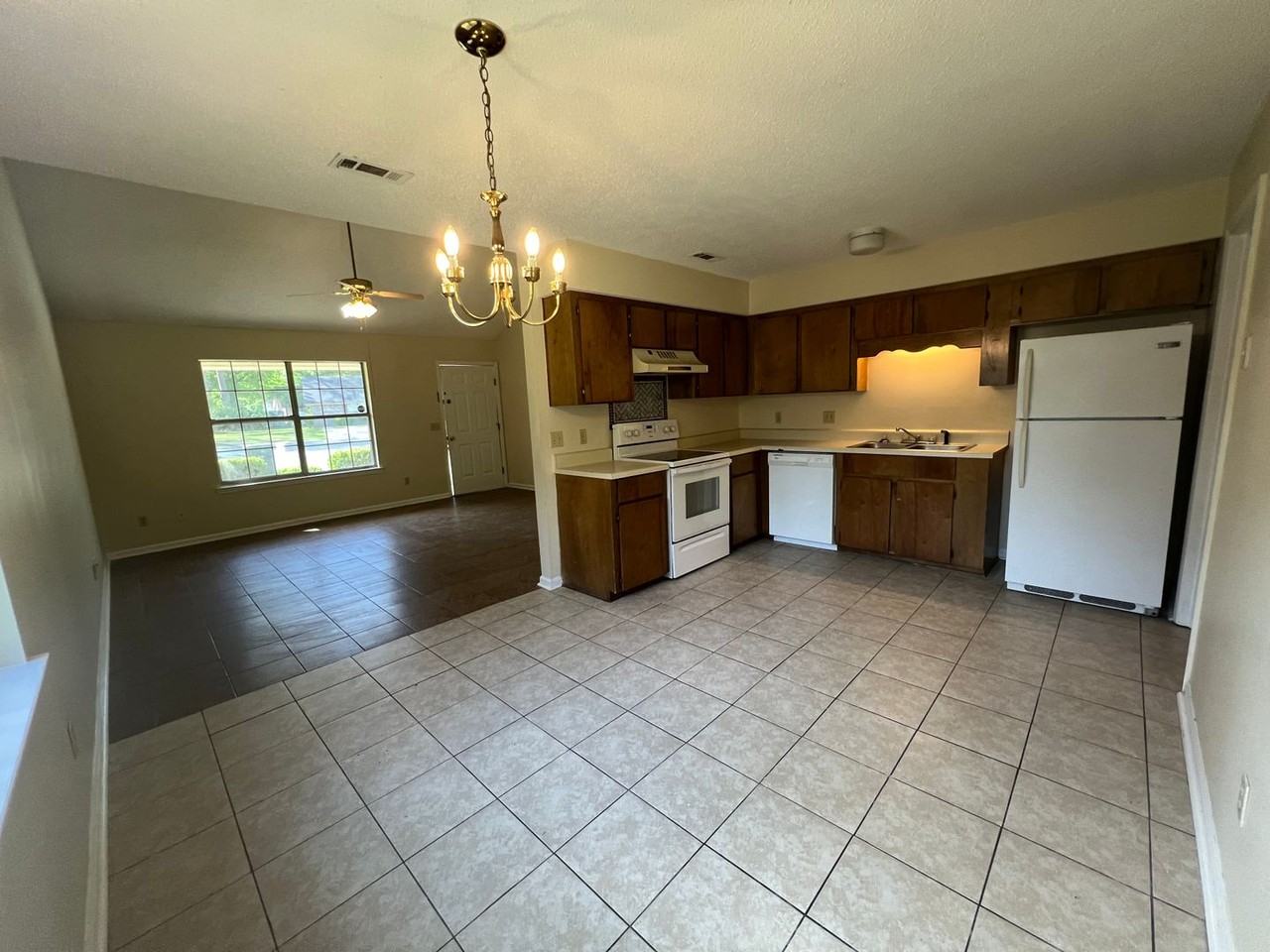 815 Hidden Hollow Cir - Photo 3 of 12