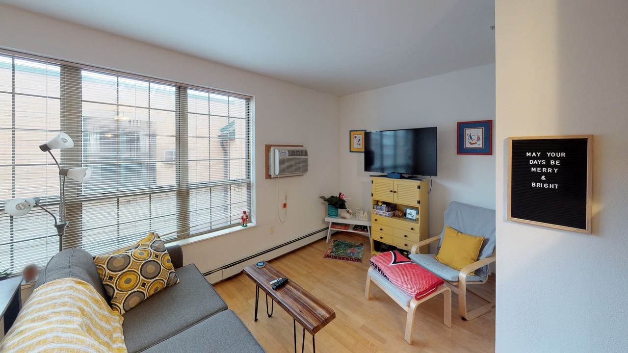 820 Williamson St - Photo 2 of 15