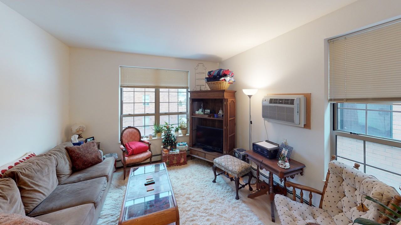 820 Williamson St - Photo 3 of 15