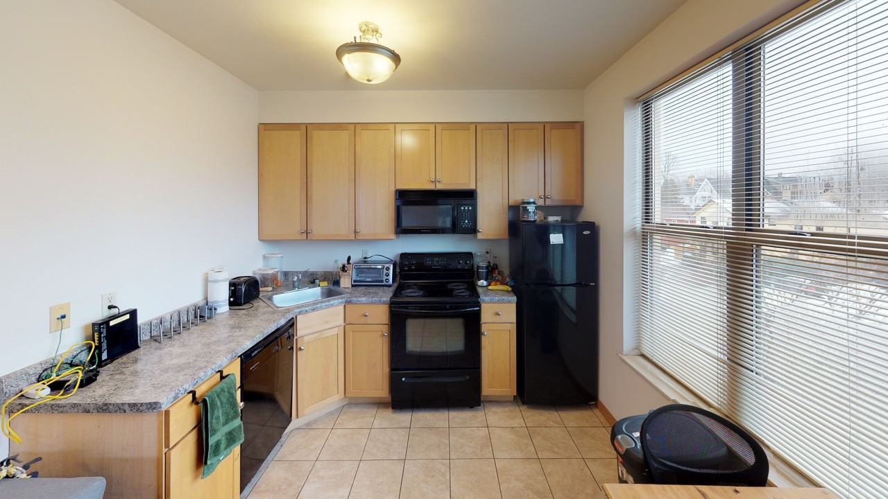 820 Williamson St - Photo 5 of 15