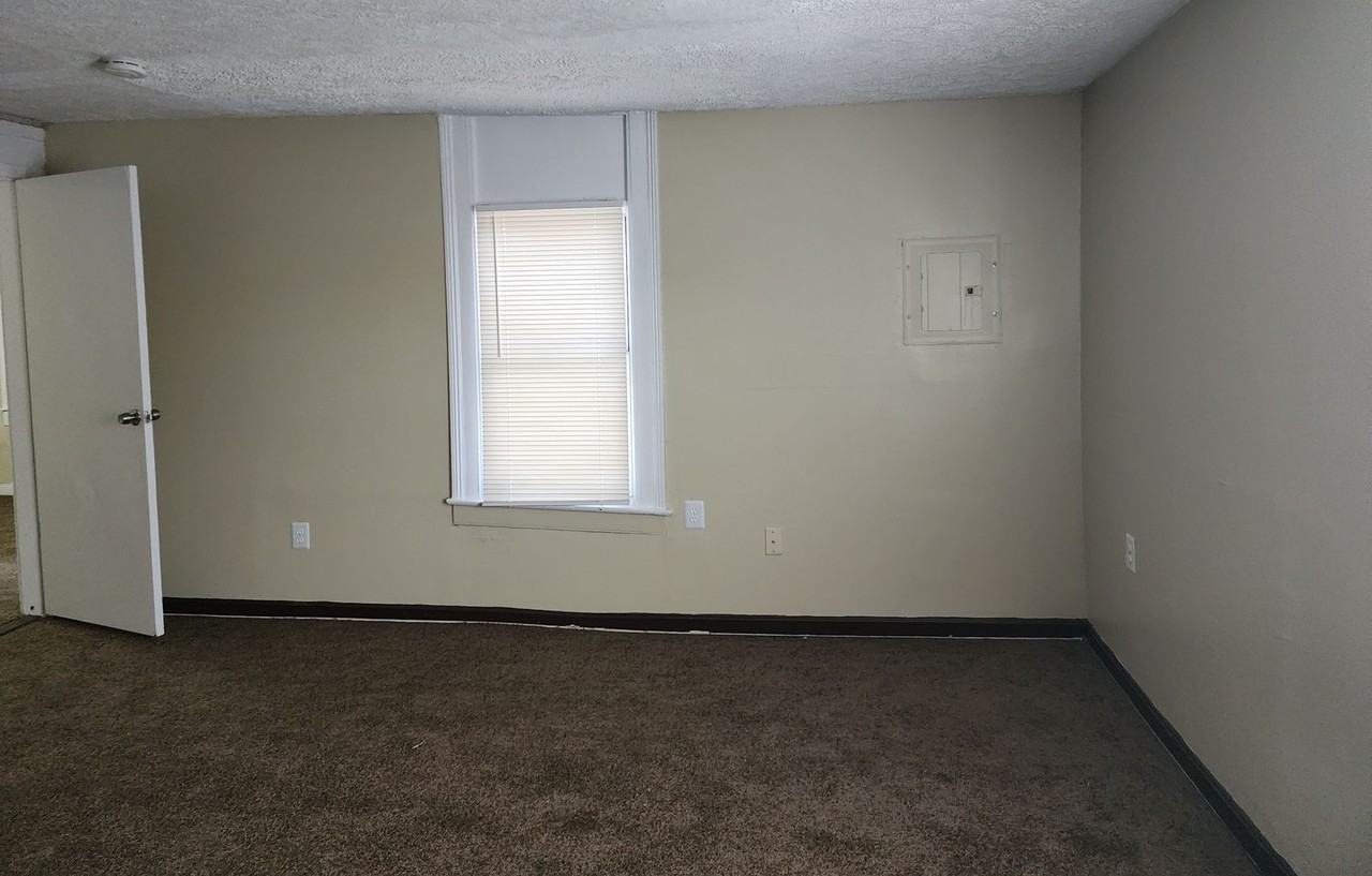 2423 Saint Xavier St - Photo 6 of 20