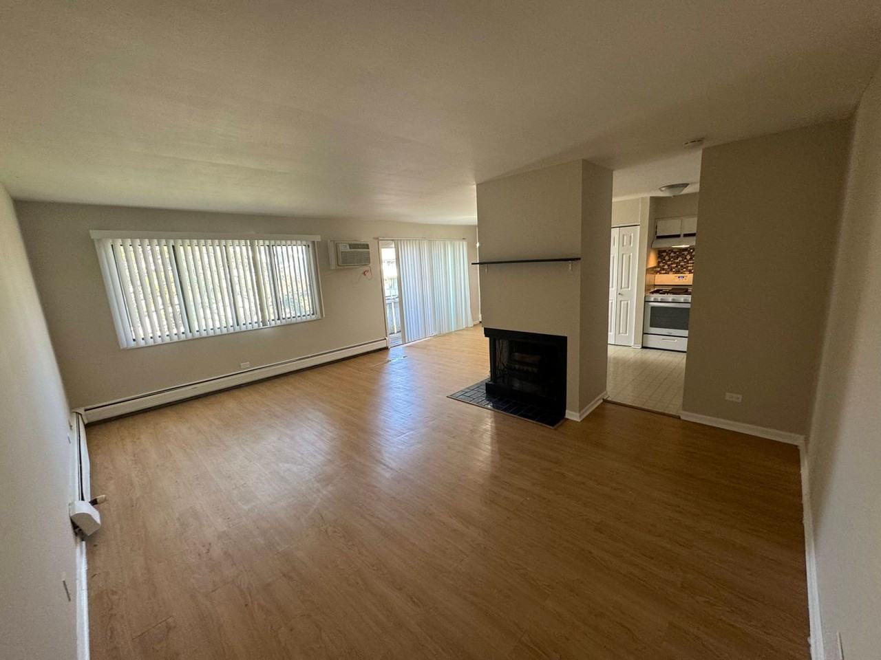 200 Bayside Dr - Photo 2 of 13