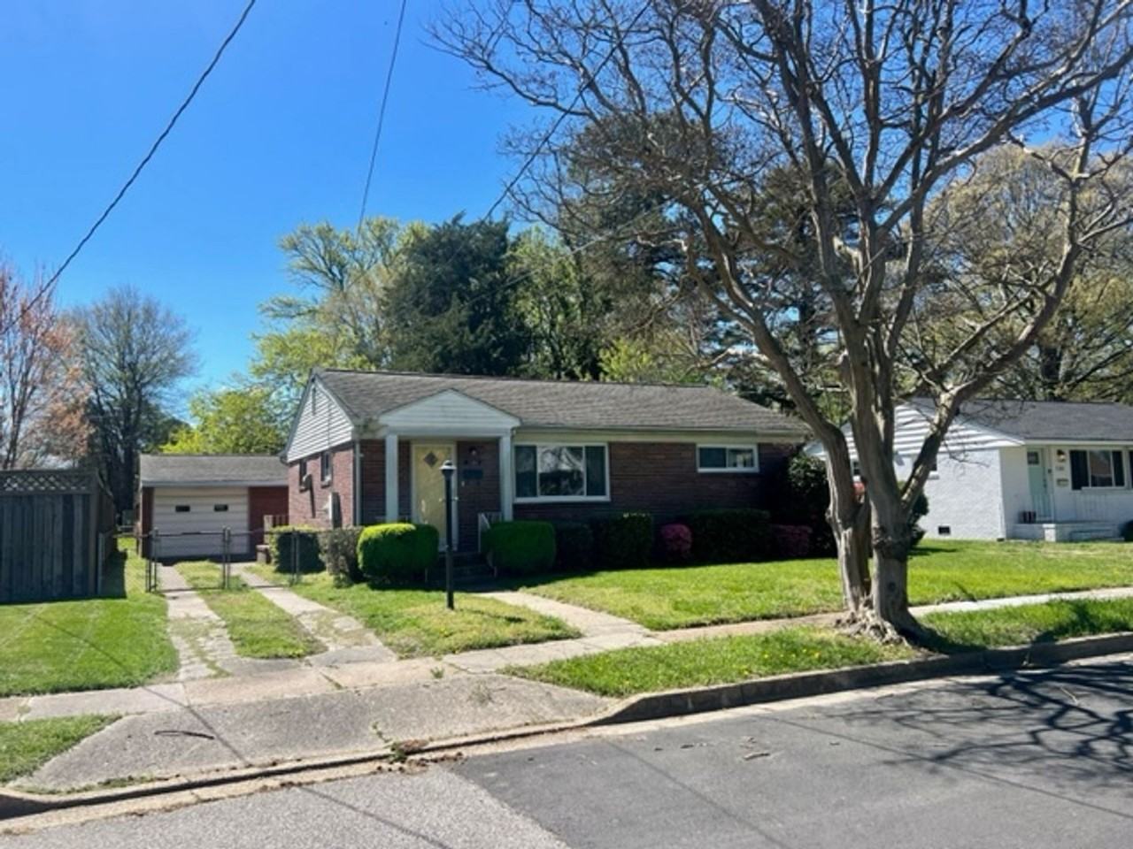 701 Beach View St - Photo 2 of 27