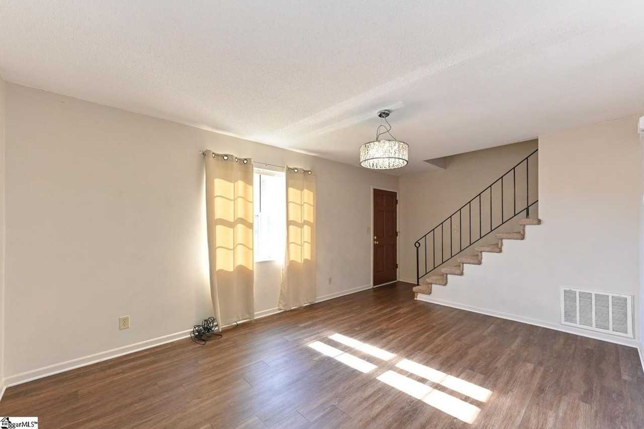 4 Saint Mark Rd - Photo 2 of 12